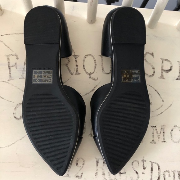 Black Flats, Slip Ons, Pointed Toe, Gold Colour Trim, Nice Condition - Picture 12 of 15